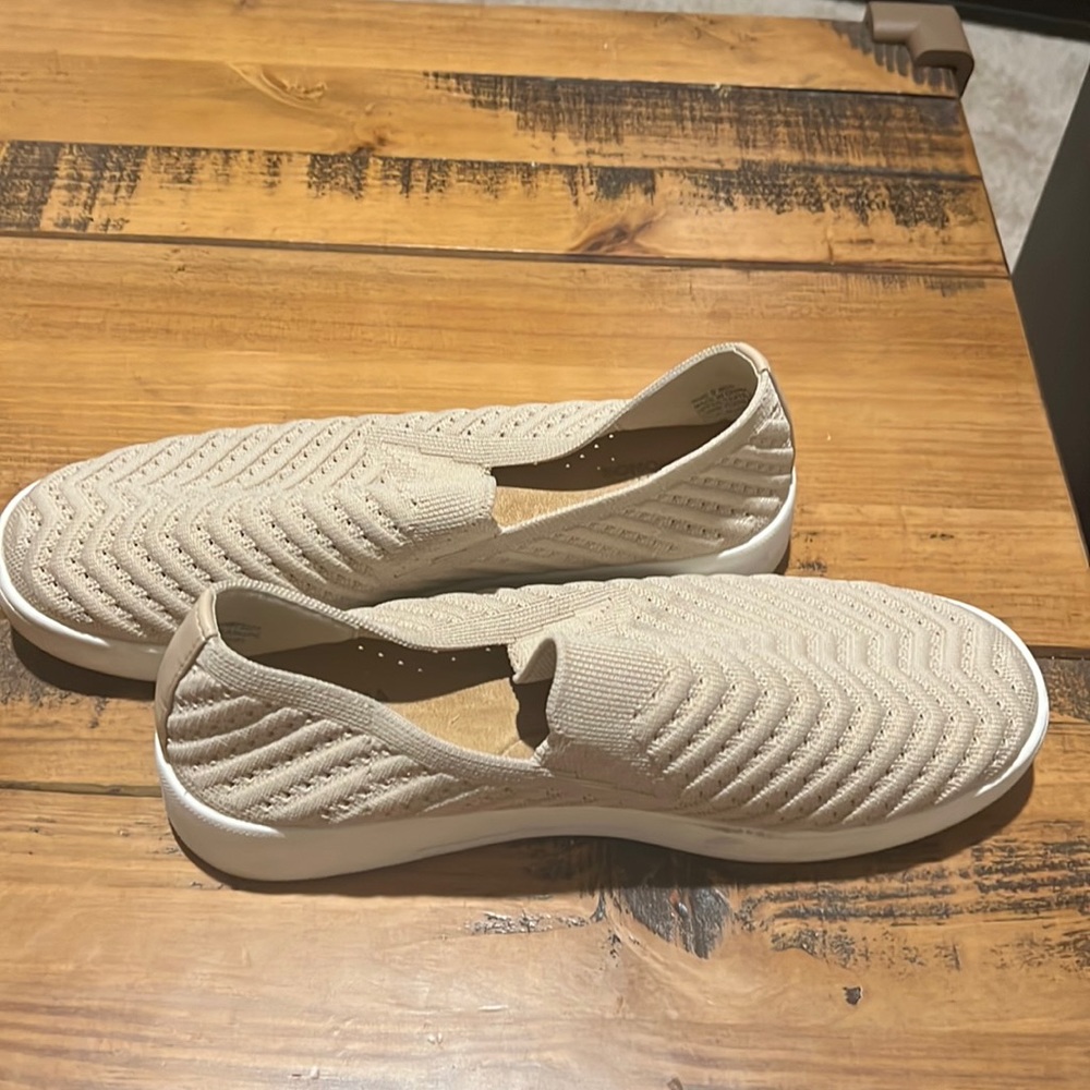 WOMENS SHOES